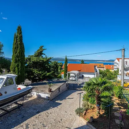 Apartment Pilas