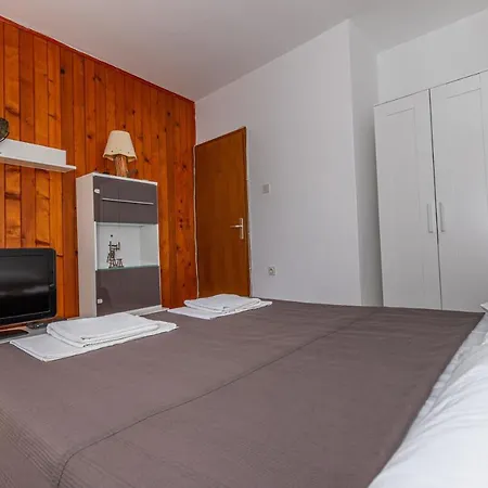 Apartment Pilas