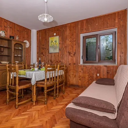 Apartment Pilas *